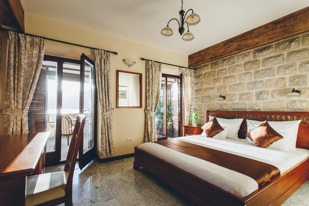 Eco Hotel Carrubba Donja Lastva Exterior foto